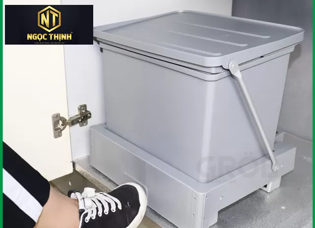 Thùng Đựng Rác Nhấn Mở Tự Động GR-1OP GR-2OP tại Tân Phú